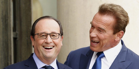 Le Président français François Hollande recevant  à l'Élysée, l’acteur et désormais écologiste, Arnold Schwarzenegger